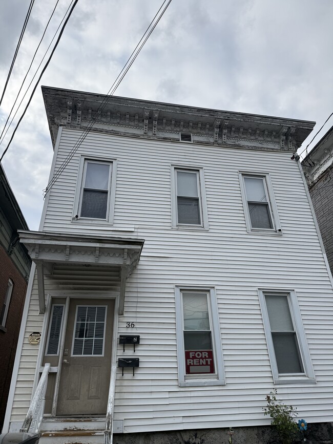 Building Photo - 36 Garden St