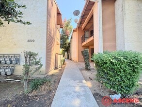 Building Photo - 4809 Hahn Ave