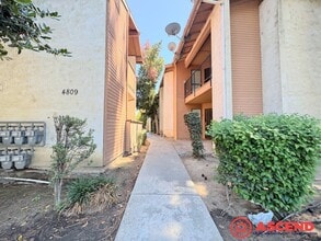 Building Photo - 4809 Hahn Ave