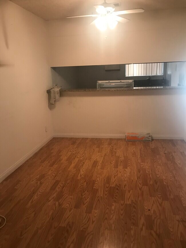 Foto del edificio - 4638 Tilden Ave