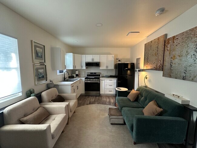 Foto del edificio - 5930 Dunrobin Ave