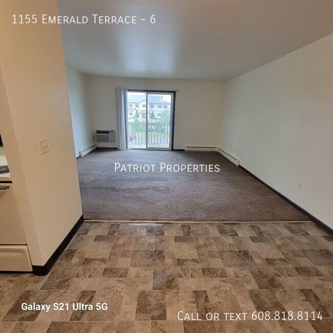 Building Photo - 2 bedroom/ 1 bath apartment in Sun Prairie...