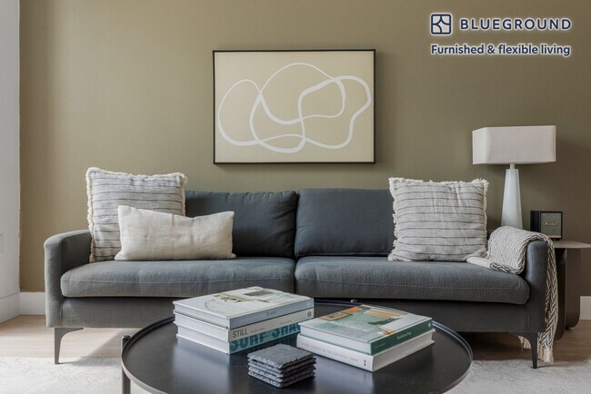 Foto del edificio - 4353 Park Blvd