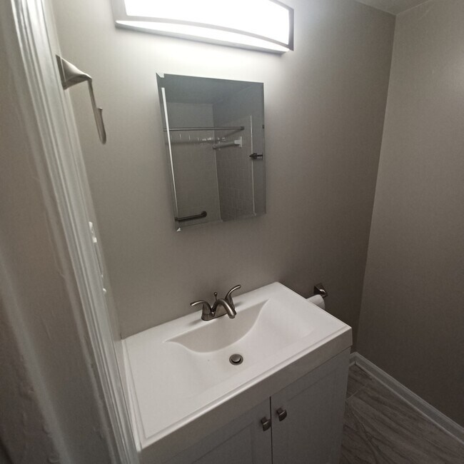 Foto del edificio - 3832 Bel Pre Rd