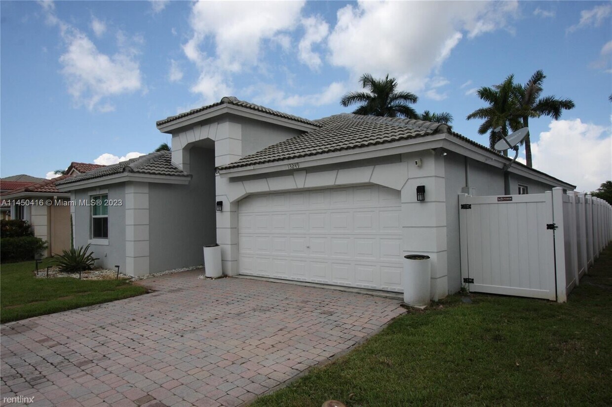 Primary Photo - 3 br, 2 bath House - Vizcaya