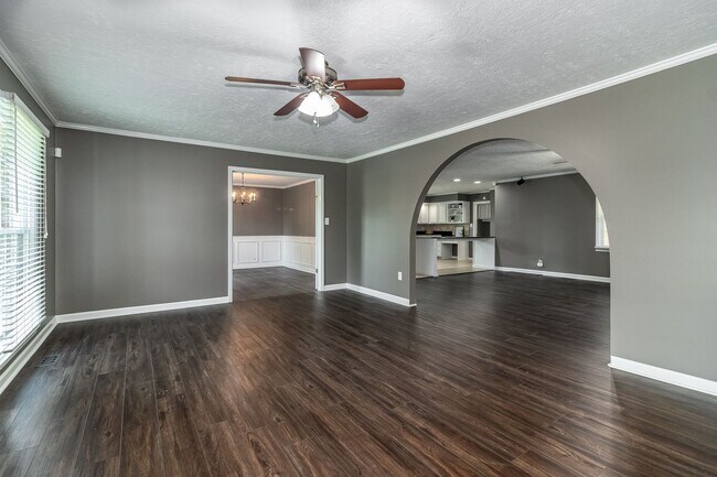 Foto del edificio - Beautiful and Updated 5 Bedroom Home