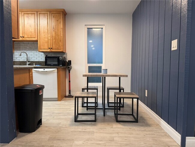 Foto del edificio - 1000 W MacArthur Blvd