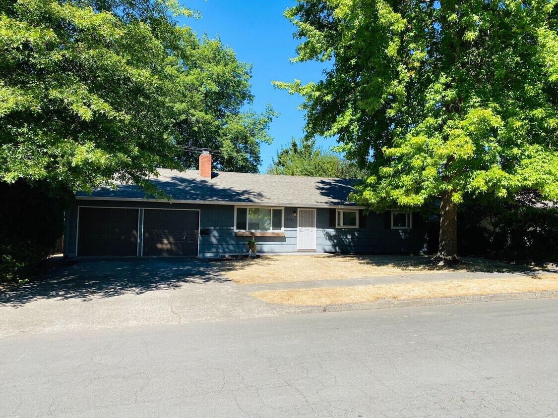 Primary Photo - Updated 3 bedroom ranch home in Cedar Hills