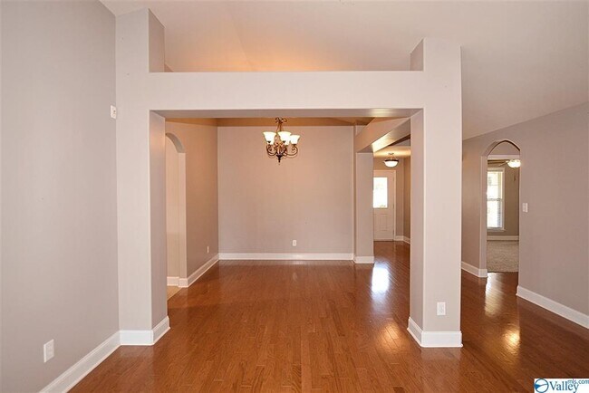 Foto del edificio - 106 Forest Glade Dr