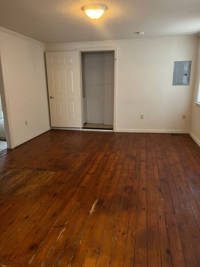 Building Photo - 38 E Main Street