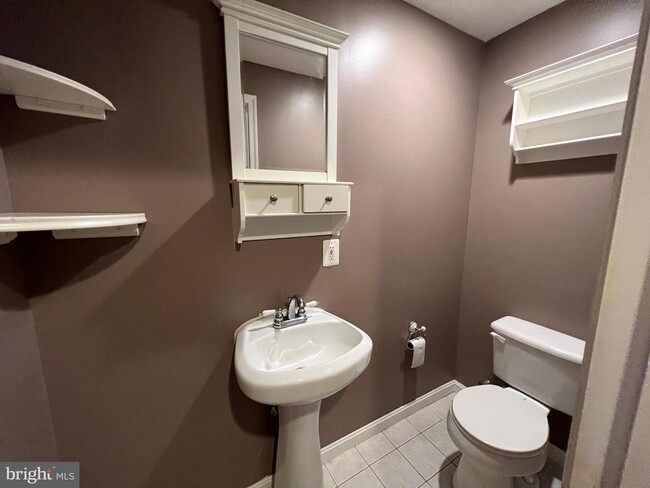 Foto del edificio - 8305 Frostwood Dr