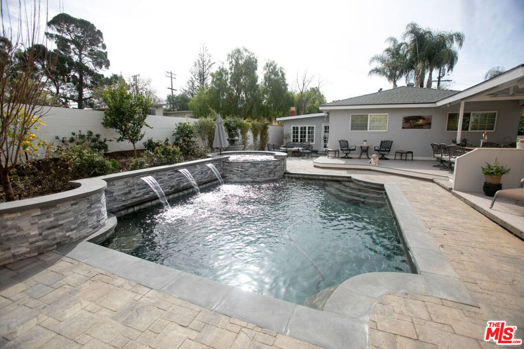 Primary Photo - 2465 Chiquita Ln