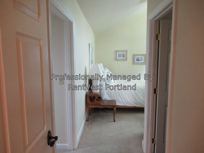 Foto del edificio - 1795 NW Rolling Hill Dr