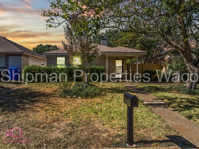 Foto del edificio - 1303 Chapel Creek Rd