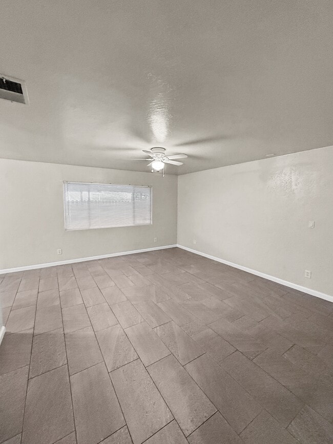 Building Photo - 4215 W Monte Vista Ave