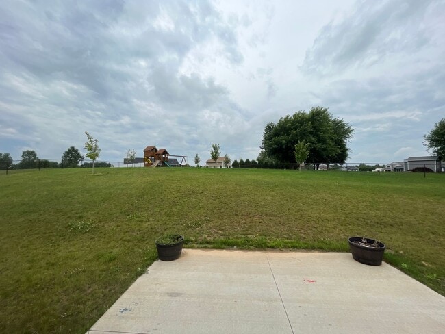 Building Photo - 5 Bed / 3 Bath Home in Tomah, WI!