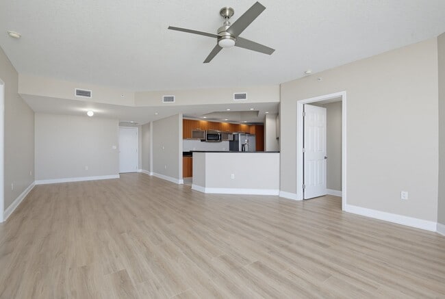 Building Photo - 241 Riverside Dr