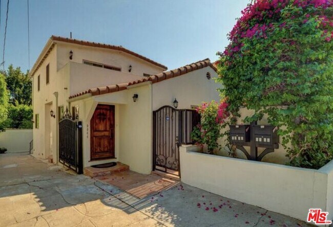 Foto del edificio - 9042 Phyllis Ave