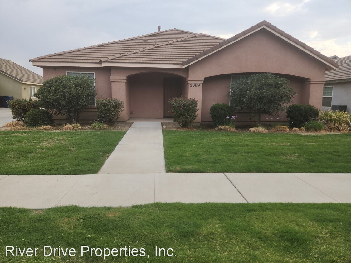 2069 Bella Oaks Dr, Tulare, CA 93274 House Rental in Tulare, CA