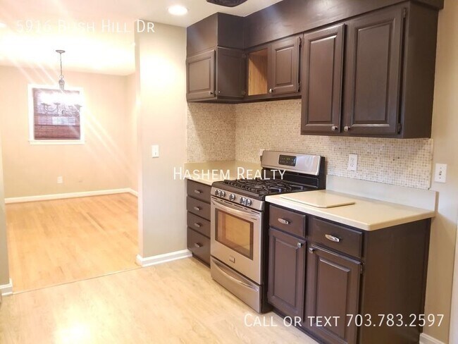 Foto del edificio - 5916 Bush Hill Dr