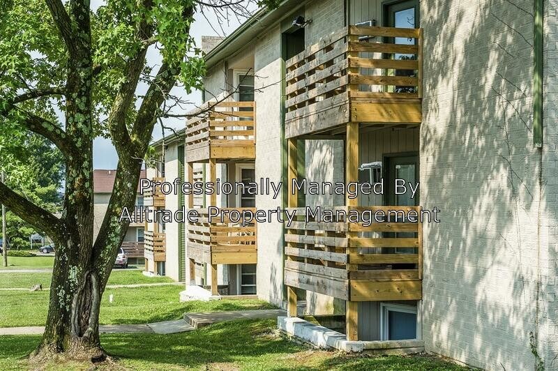 Primary Photo - 1760 McCullough Dr