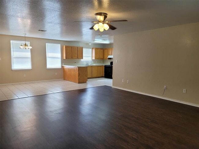 Building Photo - Spacious 3-2-2 in Granbury ...Coming soon.