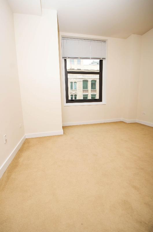 Building Photo - 58 E Lake St