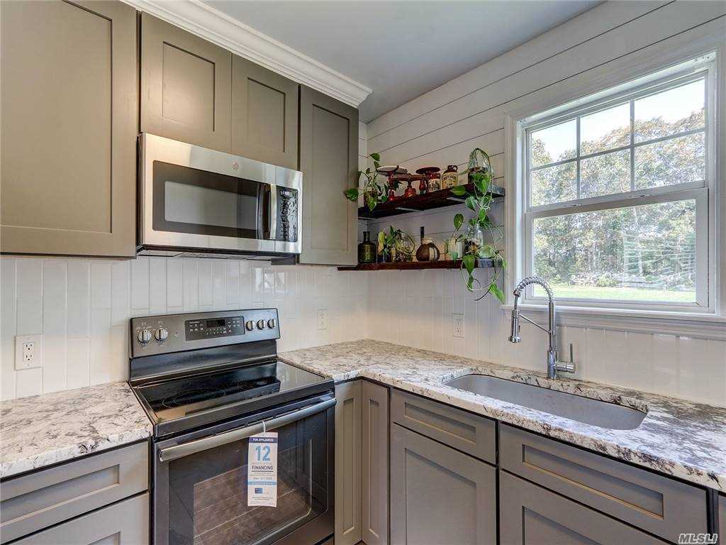 Brand New Kitchen - 25 Wading River Rd