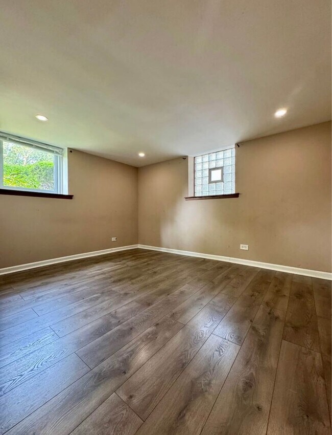 Foto del edificio - 3135 N Tripp Ave
