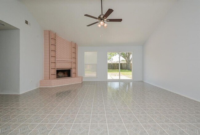 Foto del edificio - 15702 Timber Rock Dr
