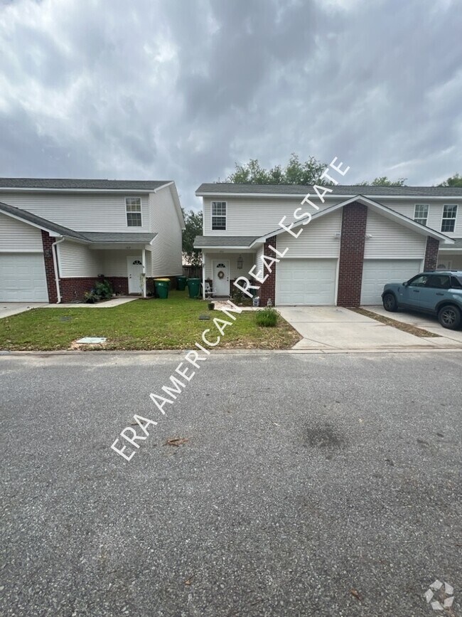 Pinecrest Hills Pet Friendly Apartments for Rent Niceville, FL 1