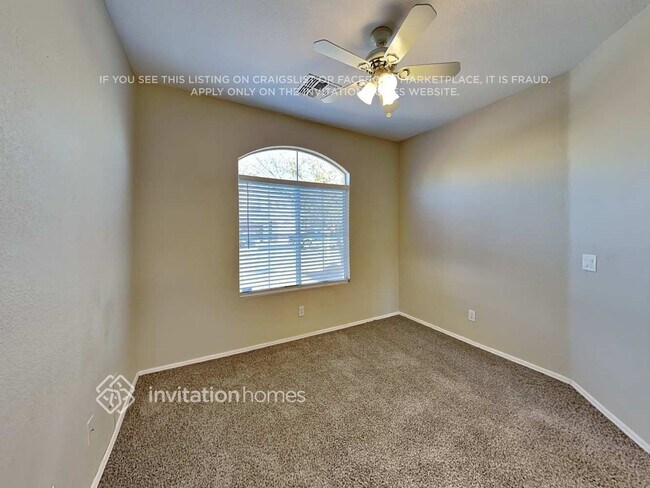 Foto del edificio - 1213 E Graham Trail