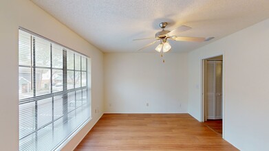 Interior Photo - Cambridge Woods