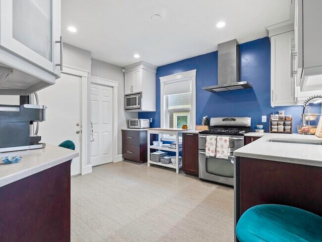 Building Photo - 11 Weld Hill St