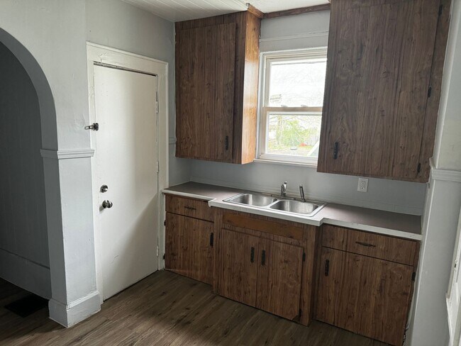 Building Photo - Charming 3-Bedroom Home: Your Perfect Blen...