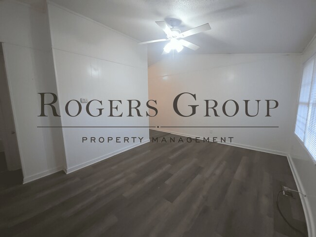 Building Photo - #450 - 240-242 Crozier St Duplex