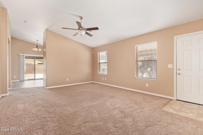 Building Photo - 6642 E Flynn Ave