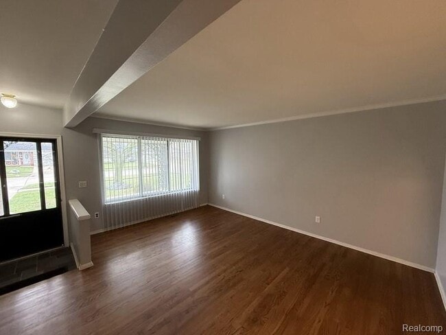 Building Photo - 34660 MacDonald Dr