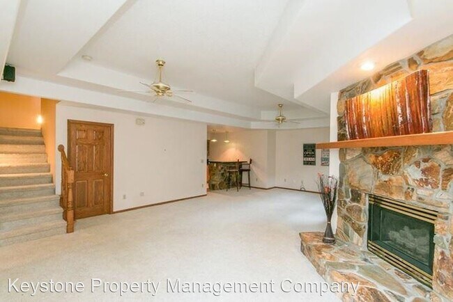 Building Photo - 3 br, 4 bath House - 801 Longfellow Place