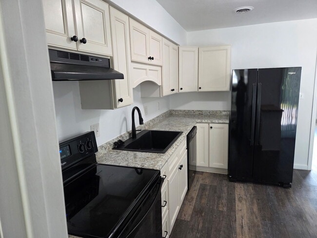 Kitchen - 1802 Edmund Ave NE