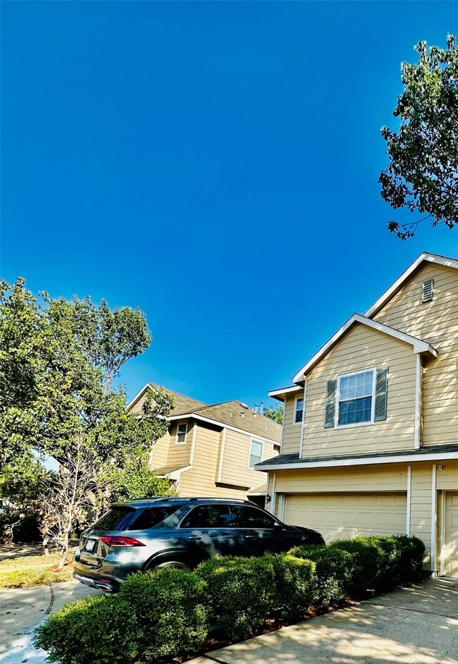 Building Photo - 16011 Sandy Path Ln