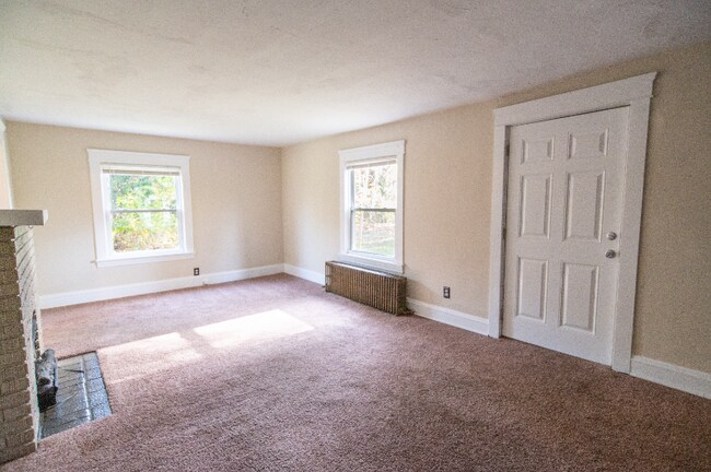 Building Photo - 26580 Butternut Ridge Rd