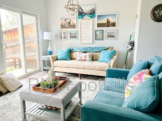 Foto del edificio - 9106 Gale Blvd