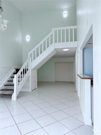 Building Photo - 10532 SW 112th Ave
