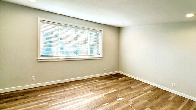 Foto del edificio - 1135 Baxter Rd SE