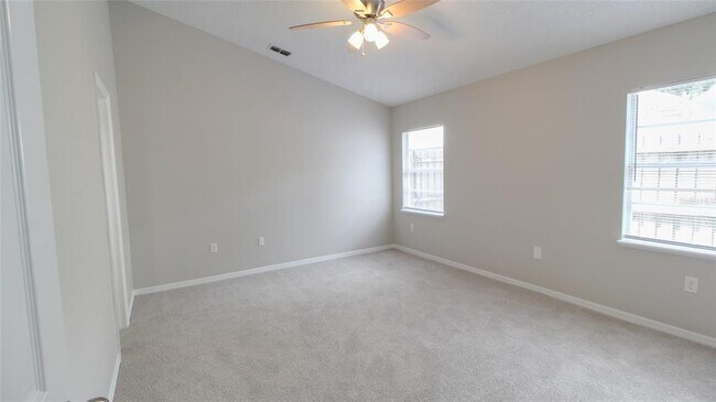 Foto del edificio - 3006 Dellcrest Pl