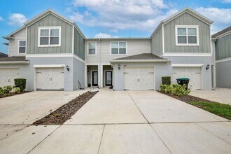 Building Photo - 3924 Plainview Dr