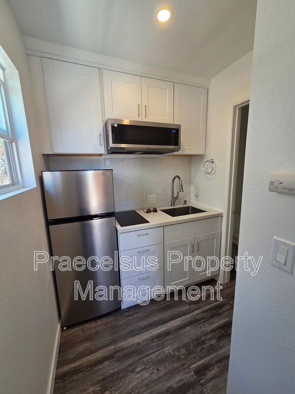 Foto del edificio - 1078 Fuchsia Ln