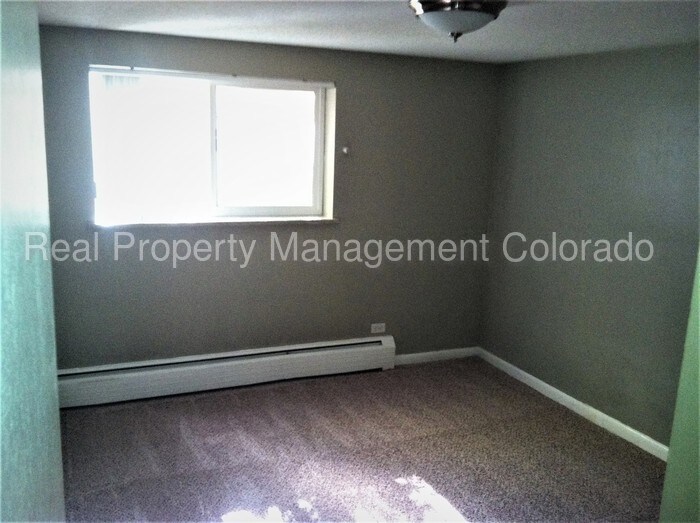 Building Photo - Beautiful condo in Denver