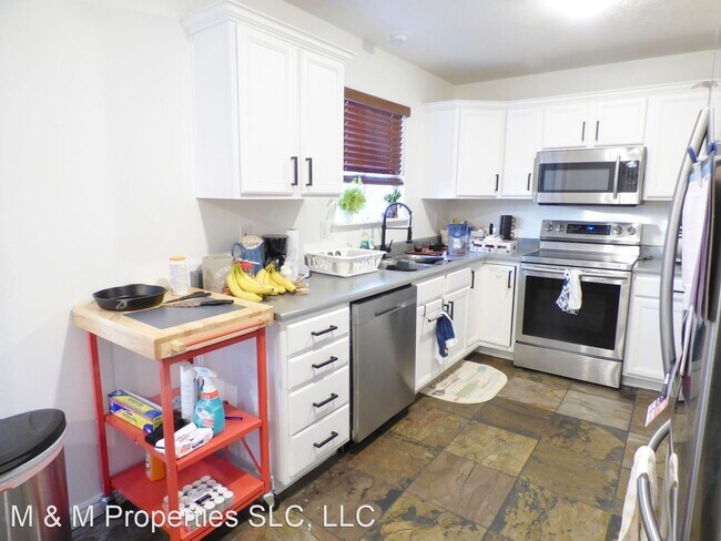 Building Photo - 3 br, 2.5 bath House - 4142 S Davencrest Ln